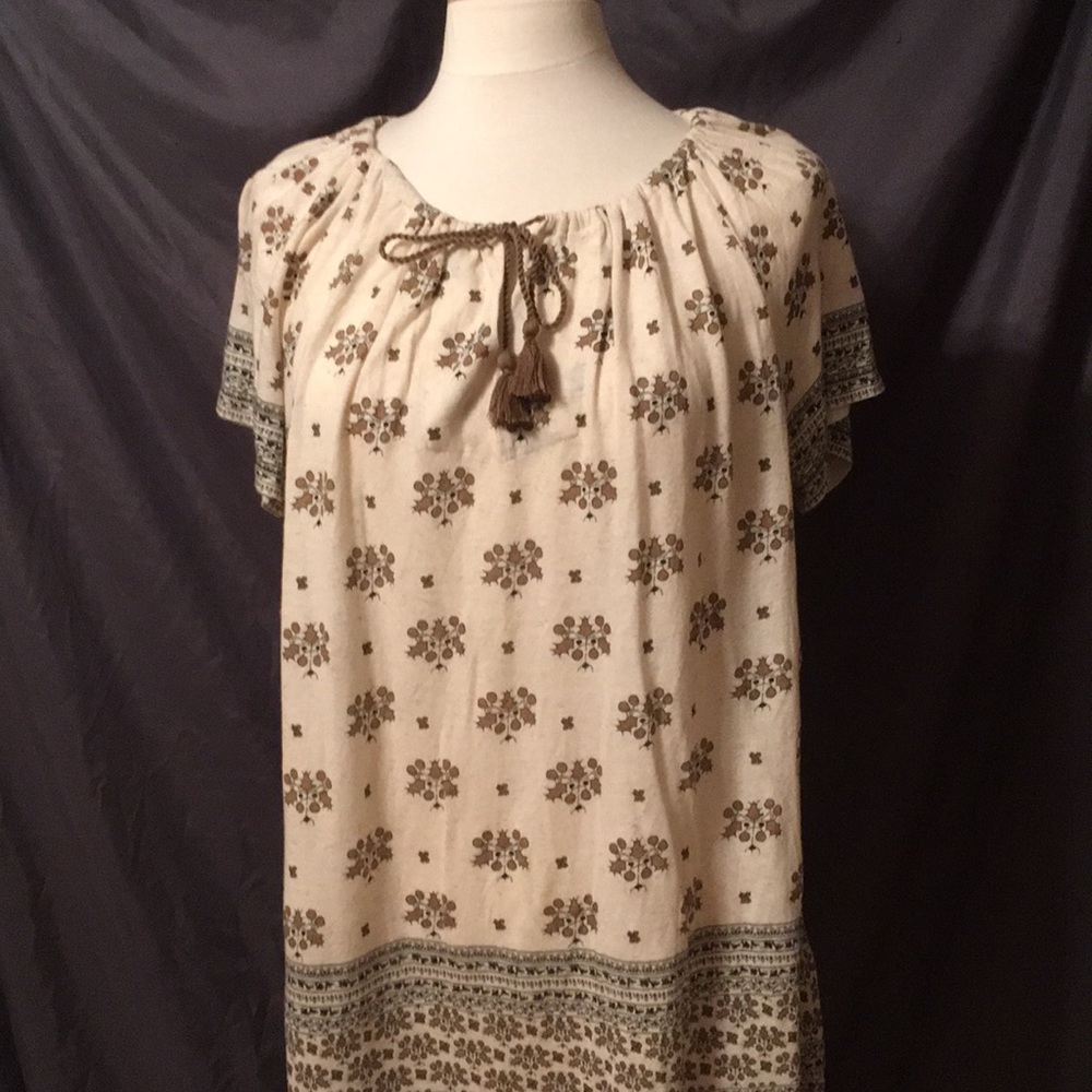 Women’s light weight cotton top.